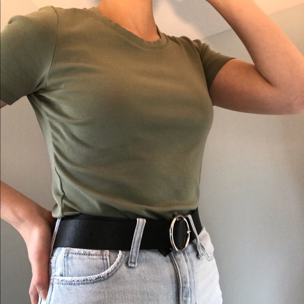 UNIQLO Army Green Short Sleeve Tee XS